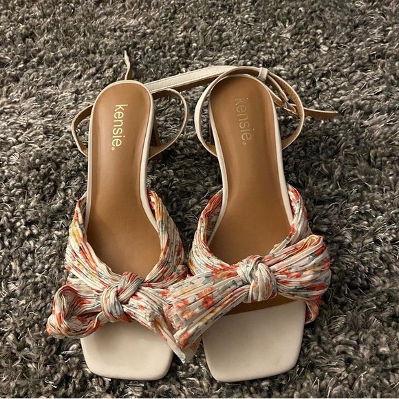 Kensie Shoes - Kensie heels -floral design